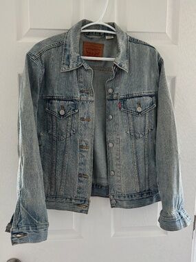 Levi’s Jean Jacket - Small